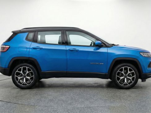 Used 2025 Jeep Compass Limited AWD/4WD image 11