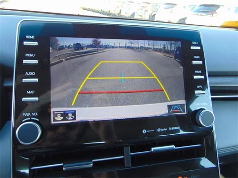 Used 2021 Toyota Avalon XLE image 13
