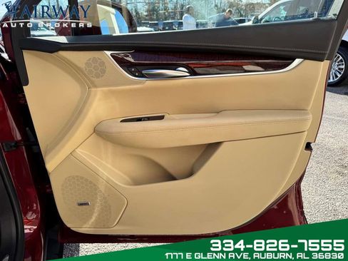 Used 2018 Cadillac XT5 Luxury image 28