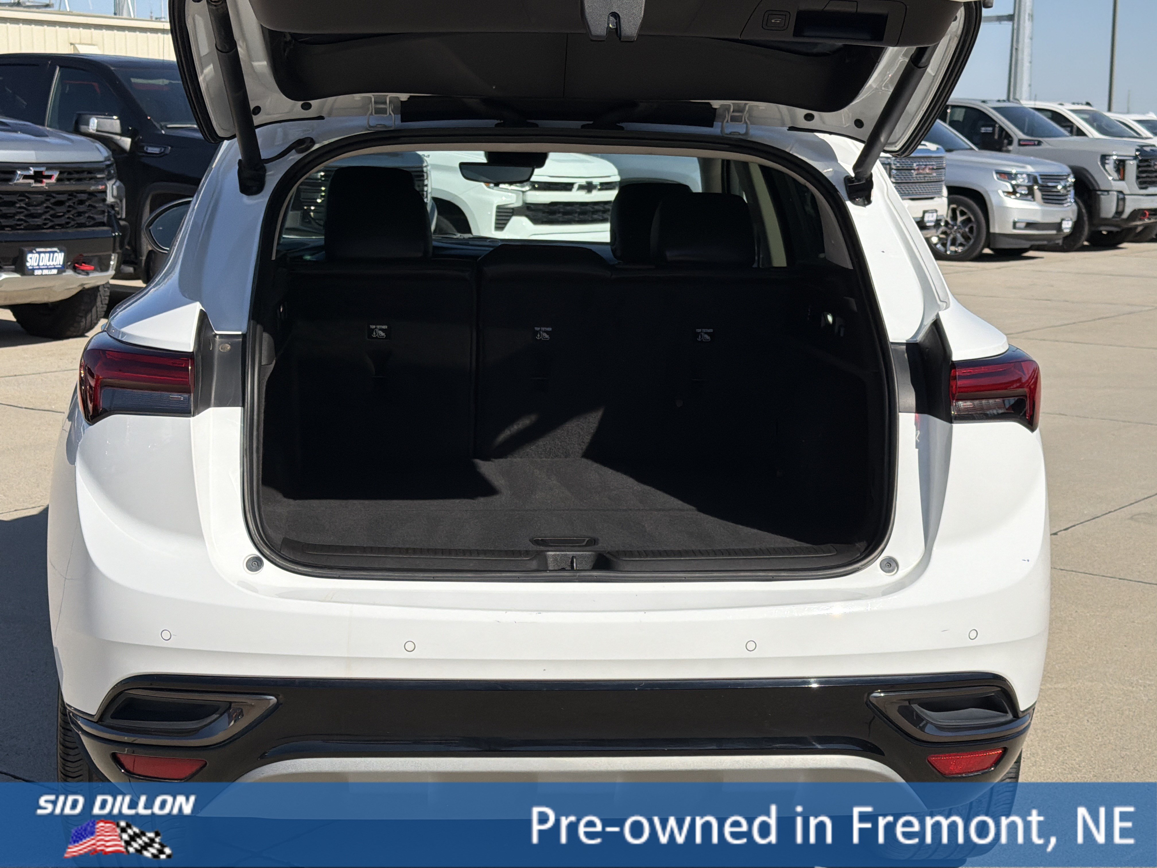 Used 2022 Buick Envision Essence w/ Technology Package II AWD/4WD image 4