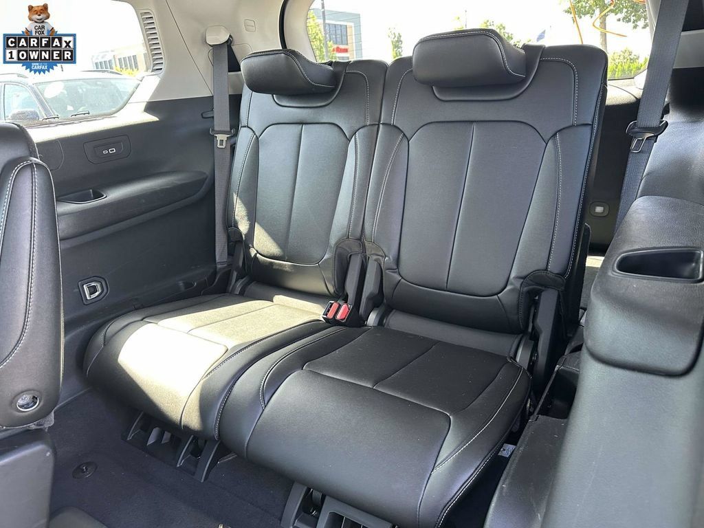 Used 2023 Jeep Grand Cherokee L Limited AWD/4WD image 11