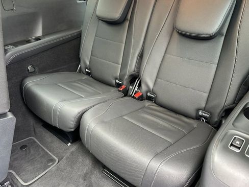 Used 2024 Mercedes-Benz GLS 450 4MATIC image 15