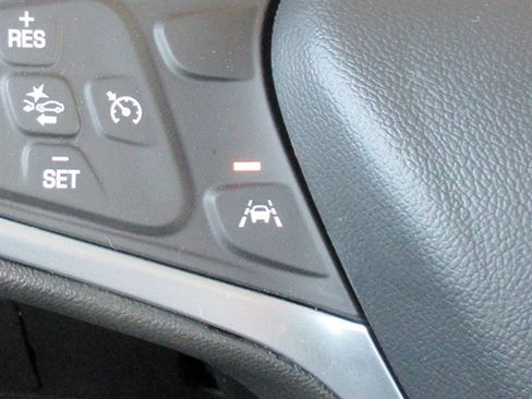 Used 2023 Chevrolet Malibu LT image 30