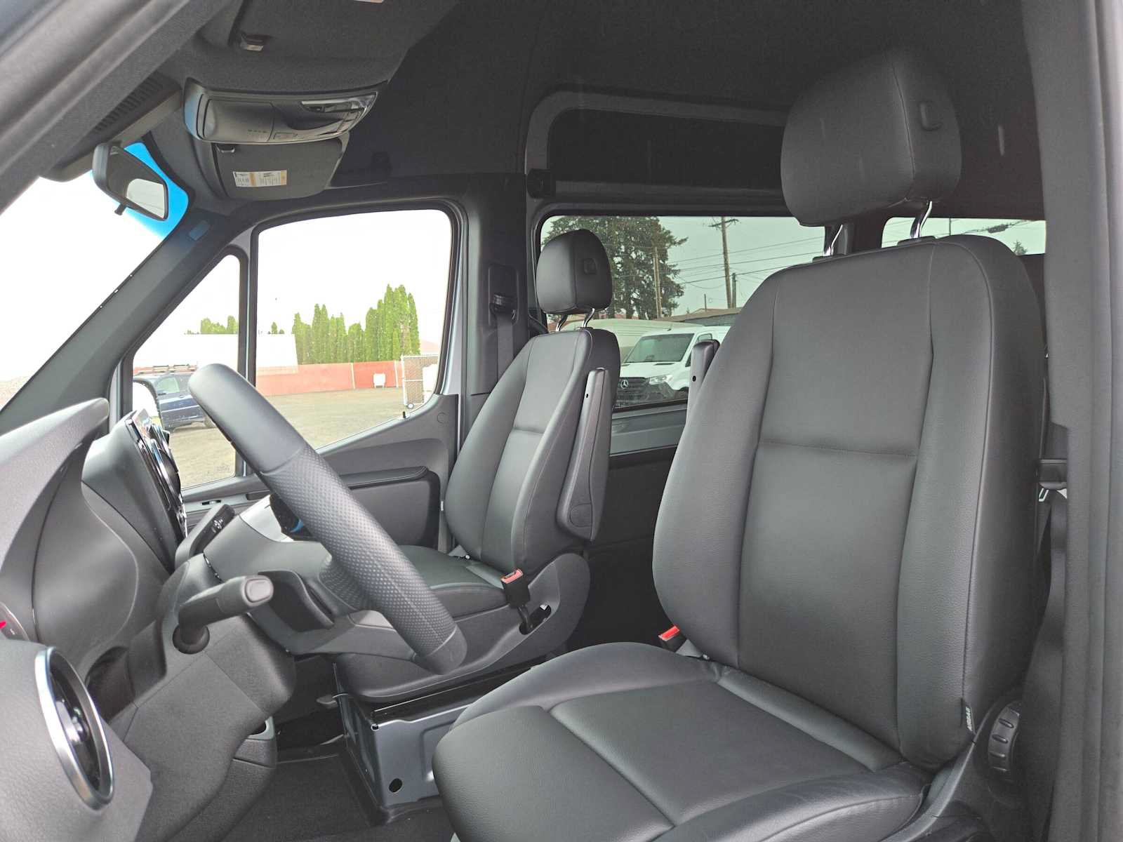 Used 2025 Mercedes-Benz Sprinter 2500 image 23