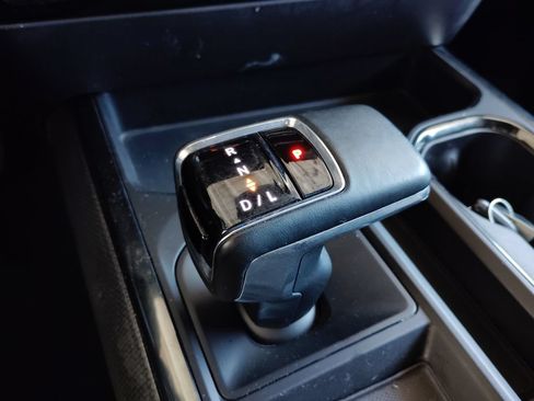 Used 2023 Chevrolet Silverado 1500 ZR2 w/ Technology Package AWD/4WD image 33