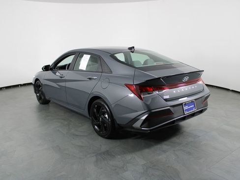 Used 2026 Hyundai Elantra Sport image 4