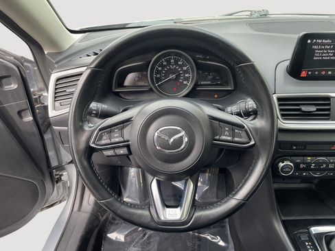 Used 2018 MAZDA MAZDA3 Touring image 20