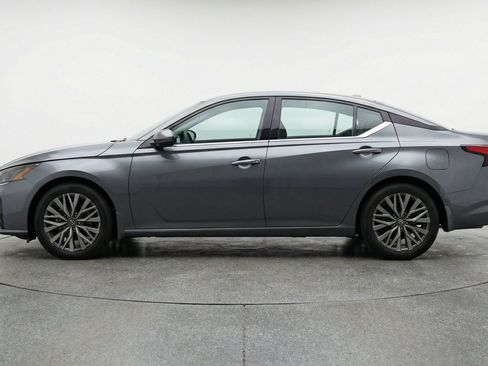 Used 2025 Nissan Altima 2.5 SV FWD image 5