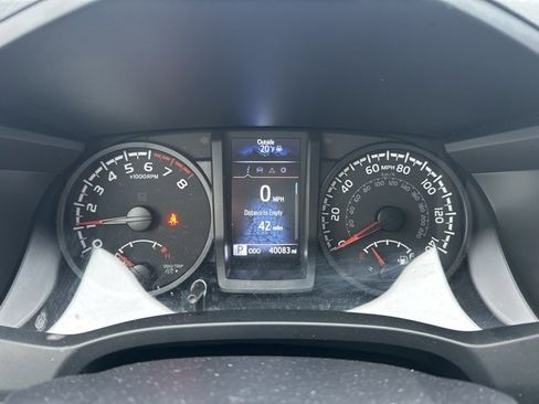 Used 2022 Toyota Tacoma SR image 23
