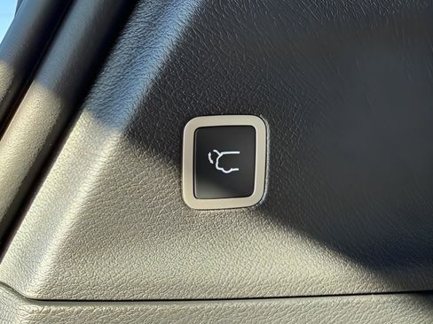 New 2026 Chrysler Pacifica Select w/ S Appearance Package image 8