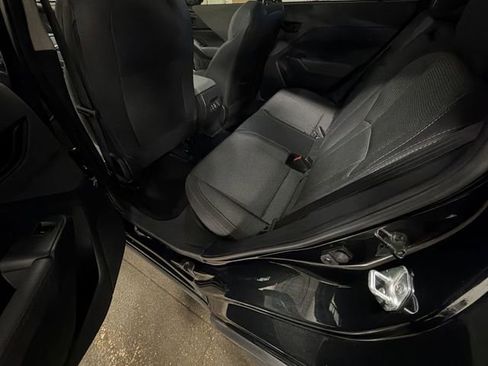 Used 2024 Subaru Crosstrek 2.0i Premium image 21