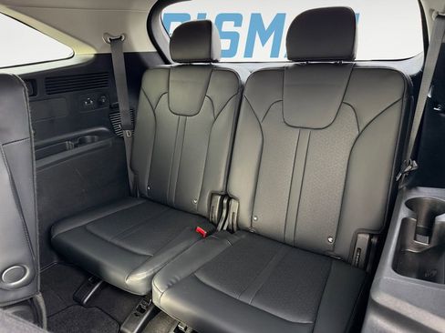 Used 2023 Kia Sorento EX image 16