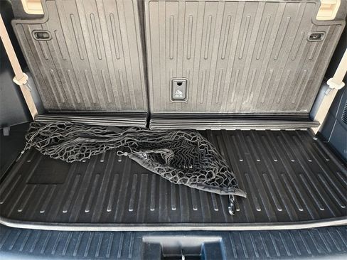 Used 2023 Toyota Highlander XLE image 33