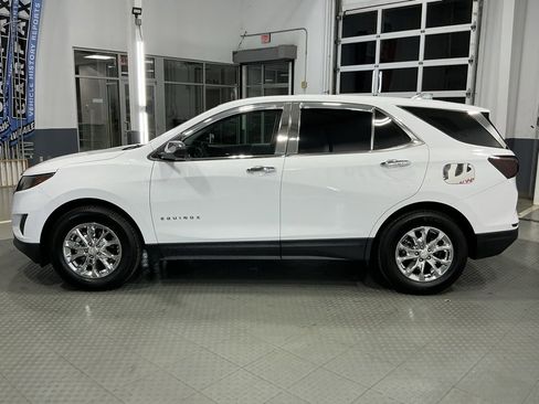 Used 2020 Chevrolet Equinox LS image 36