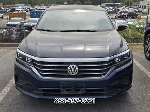 Used 2022 Volkswagen Passat 2.0T SE FWD image 12