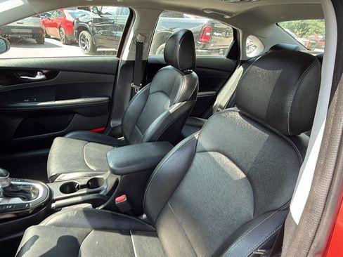 Used 2019 Kia Forte EX w/ Option Group 020 FWD image 17