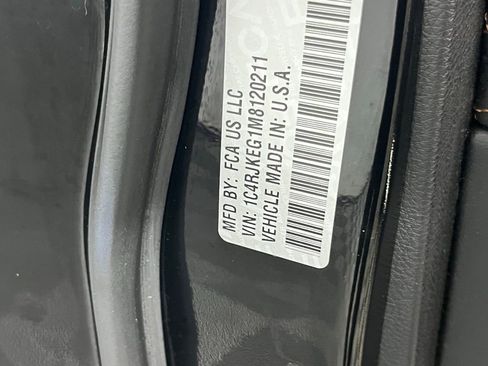 Used 2021 Jeep Grand Cherokee L Summit AWD/4WD image 36