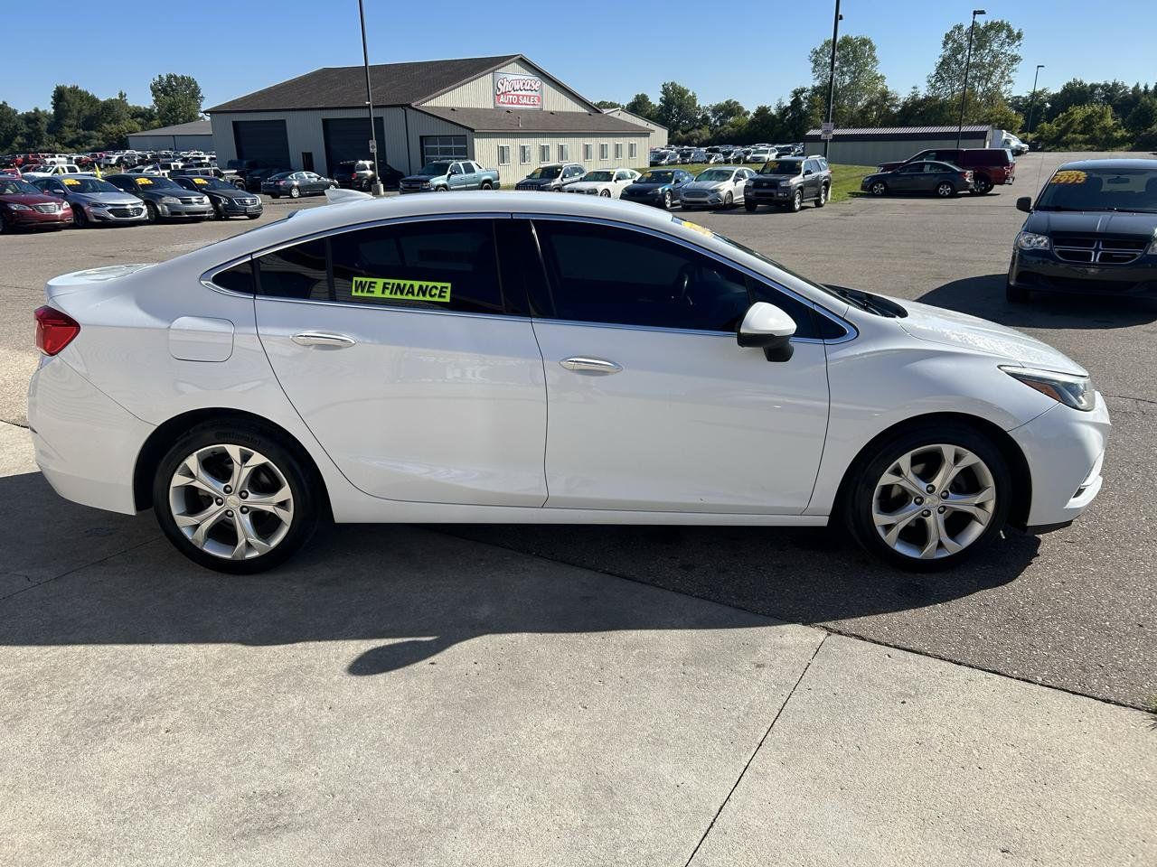 Used 2017 Chevrolet Cruze Premier FWD image 4