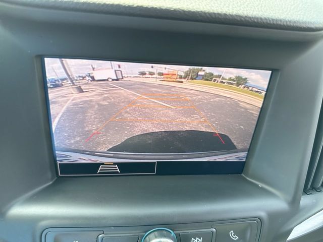 Used 2024 GMC Terrain SLE w/ Driver Convenience Package FWD image 17
