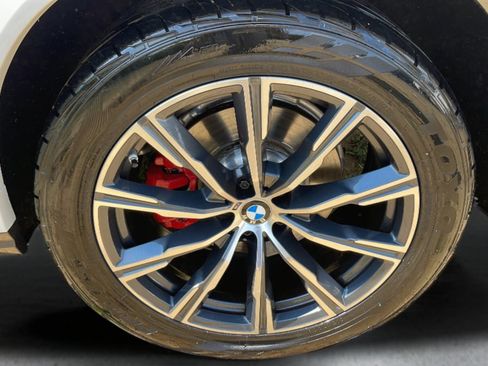 Used 2022 BMW X6 xDrive40i w/ M Sport Package AWD/4WD image 21