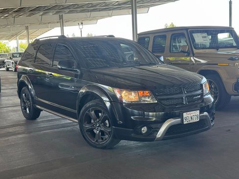 Used 2018 Dodge Journey Crossroad FWD image 1