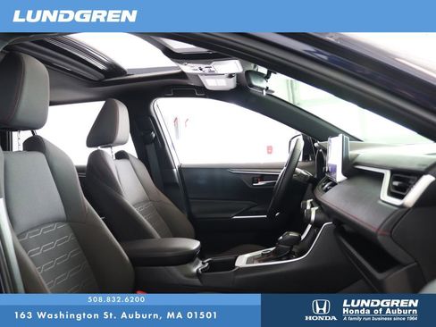 Used 2024 Toyota RAV4 SE w/ Weather & Moonroof Package image 16