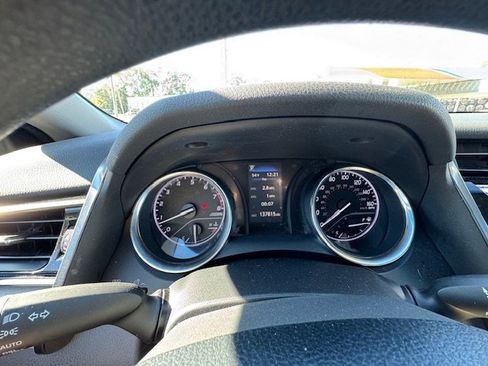 Used 2020 Toyota Camry LE image 15