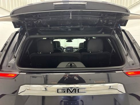 Used 2023 GMC Yukon SLT AWD/4WD image 11