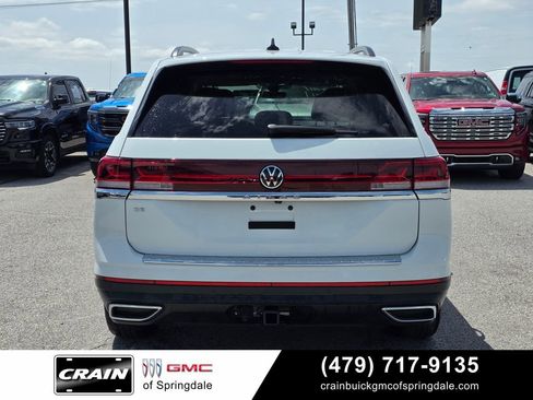 Used 2024 Volkswagen Atlas SE w/ Black Wheel Package FWD image 5