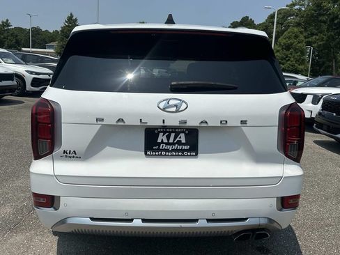 Used 2021 Hyundai Palisade Calligraphy FWD image 2
