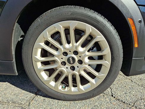 Used 2025 MINI Cooper 2-Door Hardtop image 8