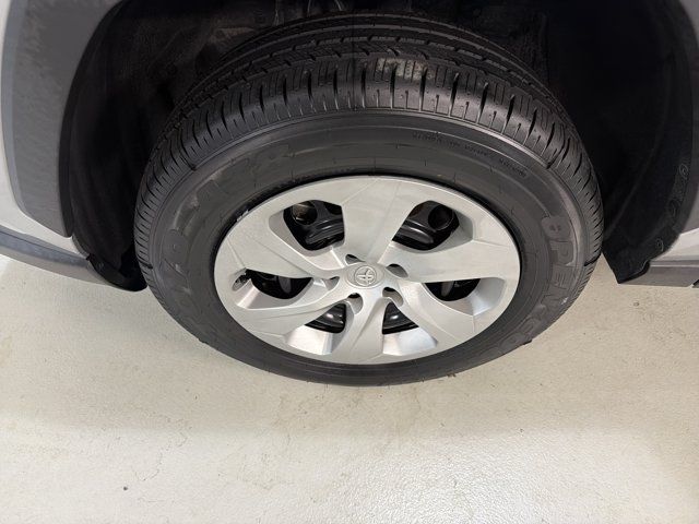 Used 2023 Toyota RAV4 LE FWD image 11