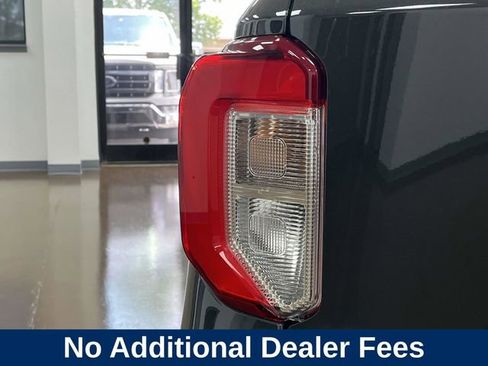 Used 2022 Ford Explorer XLT w/ Equipment Group 202A RWD image 12