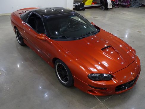 Used 2001 Chevrolet Camaro Z28 w/ SS Performance/Appearance Pkg RWD image 20