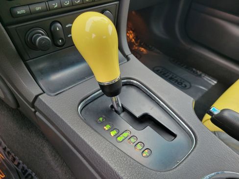 Used 2002 Ford Thunderbird Deluxe image 18