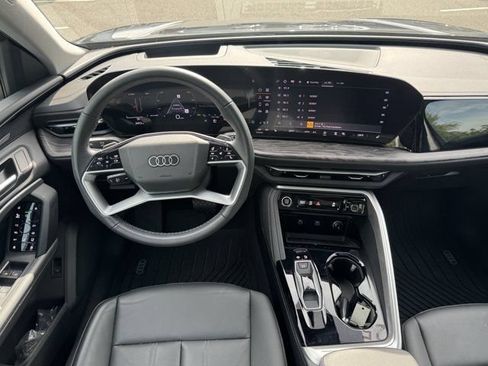 Used 2025 Audi Q5 Premium Plus w/ Premium Plus AWD/4WD image 14