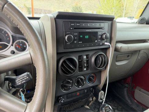 Used 2010 Jeep Wrangler Unlimited Sport image 19