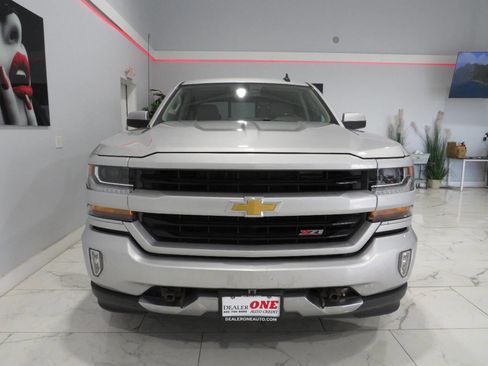 Used 2018 Chevrolet Silverado 1500 LT w/ Texas Edition image 9