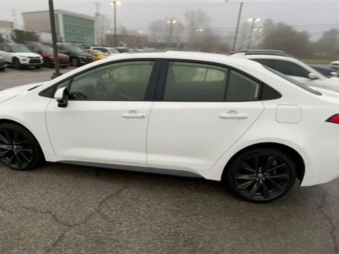 Used 2023 Toyota Corolla SE image 7