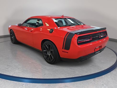 Used 2017 Dodge Challenger R/T Scat Pack RWD image 8