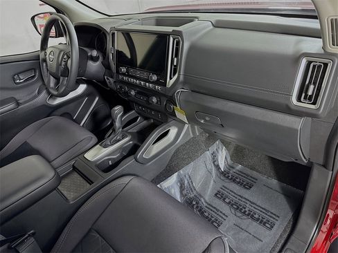 Certified 2025 Nissan Frontier SV w/ SV Convenience Package image 32