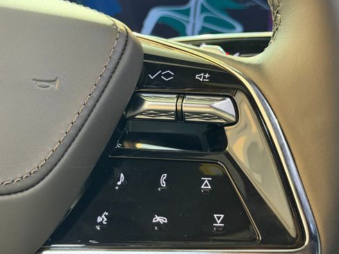 New 2026 Cadillac Escalade ESV Platinum Sport AWD/4WD image 32