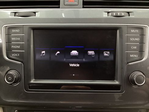 Used 2017 Volkswagen Golf Alltrack S image 34