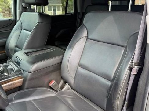 Used 2017 Chevrolet Tahoe LT w/ LT Signature Package RWD image 7