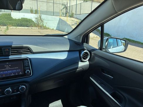 Used 2025 Nissan Versa SV FWD image 33