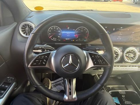 Used 2025 Mercedes-Benz GLA 250 4MATIC image 29