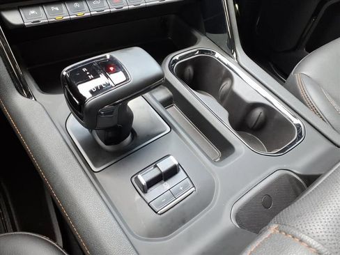 Used 2025 GMC Sierra 1500 AT4 w/ AT4 Premium Package AWD/4WD image 26