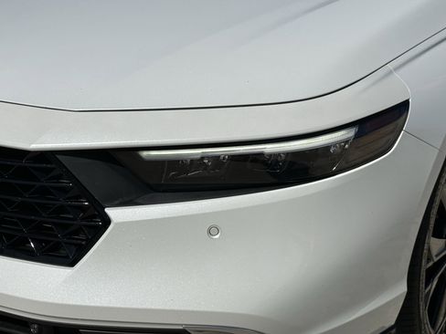 Used 2023 Honda Accord Touring image 11