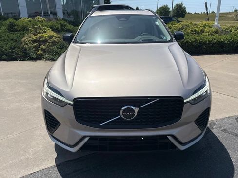 Used 2025 Volvo XC60 T8 Ultra AWD/4WD image 3