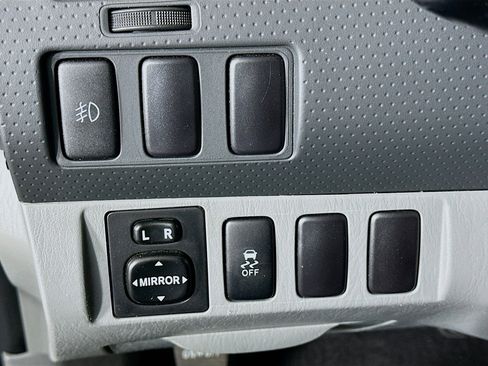 Used 2015 Toyota Tacoma PreRunner w/ SR5 Package image 16